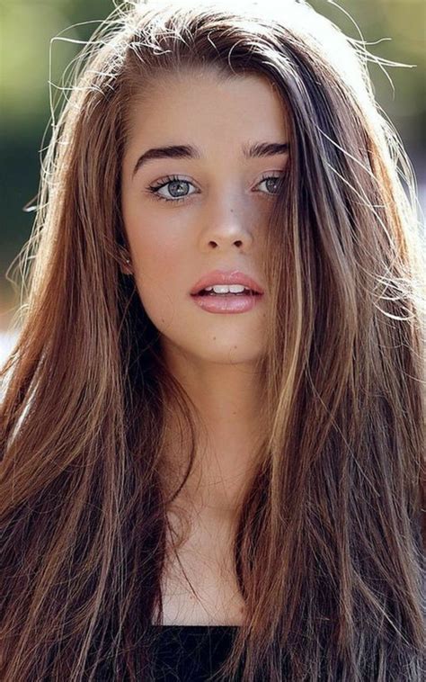 Gorgeous Brunettes .